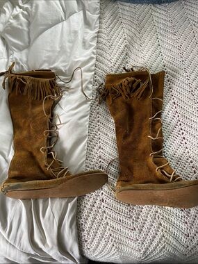 Women’s Brown Suede Fringe Lace-Up Boots